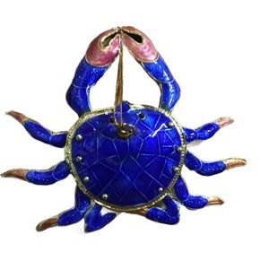 Ornament Victorian Enameling blue crab side & back hinged legs